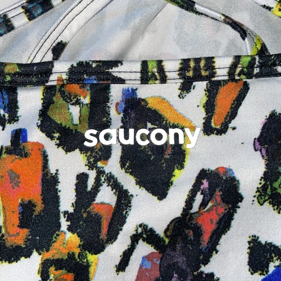 Saucony Women's Multicolor Patterned Tank Top. Size Small. - Picture 3 of 5